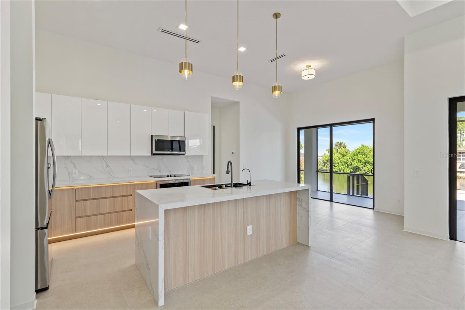 15048 HENNIPEN CIR, PORT CHARLOTTE, FL, 33981