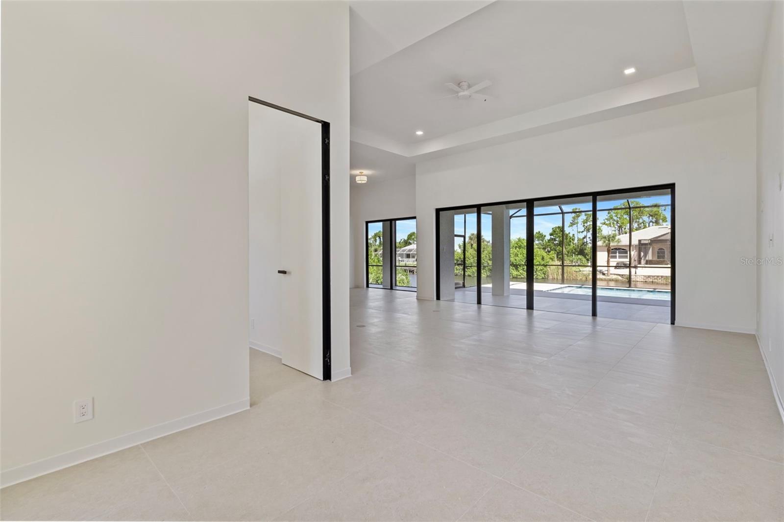 15048 HENNIPEN CIR, PORT CHARLOTTE, FL, 33981