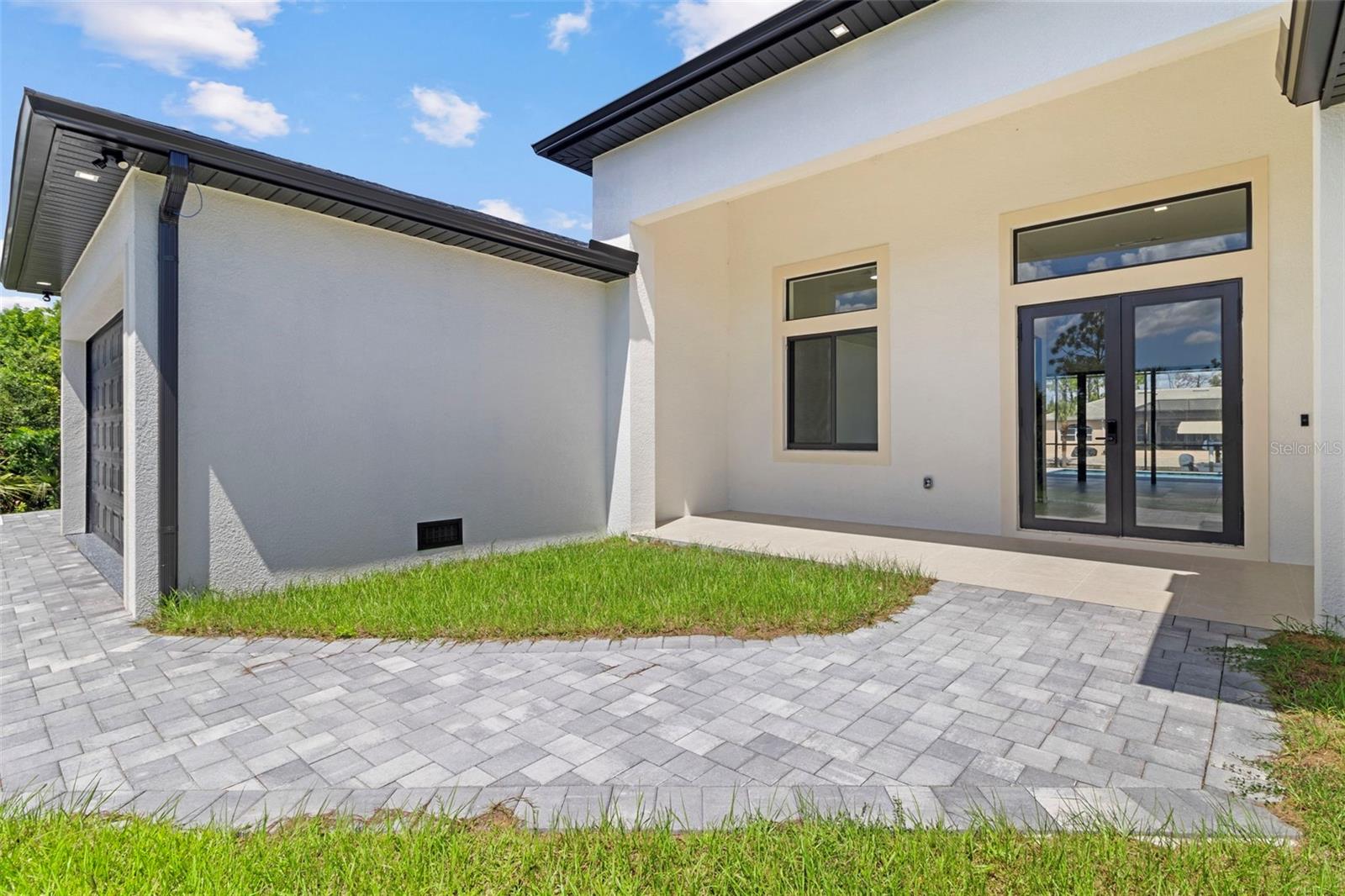 15048 HENNIPEN CIR, PORT CHARLOTTE, FL, 33981