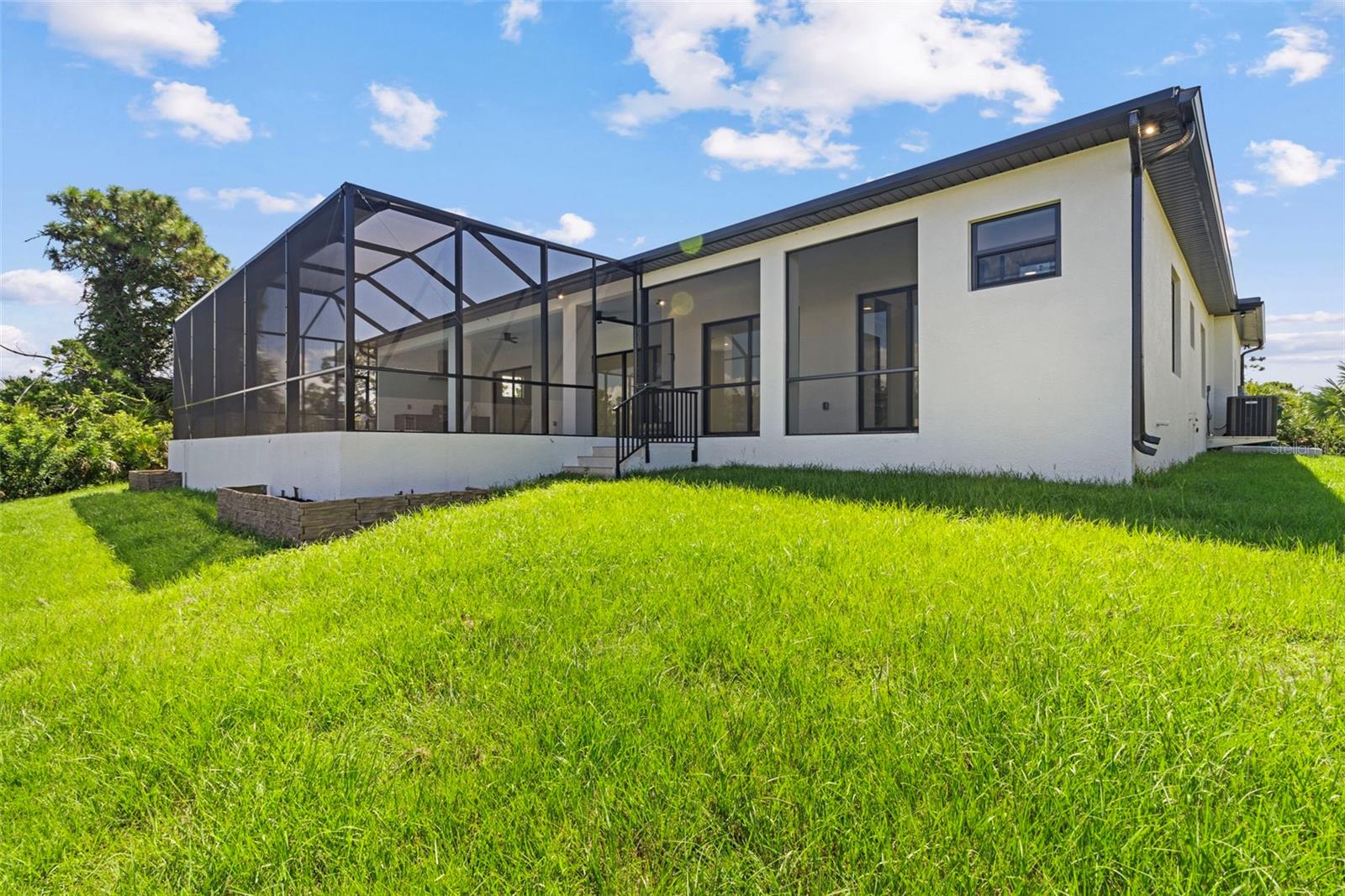 15048 HENNIPEN CIR, PORT CHARLOTTE, FL, 33981
