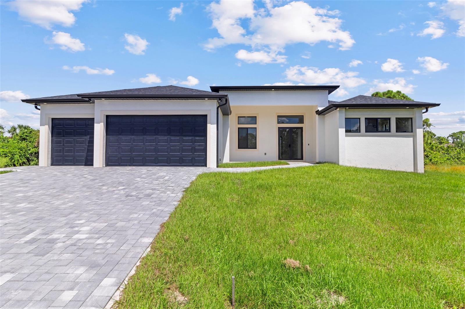 15048 HENNIPEN CIR, PORT CHARLOTTE, FL, 33981