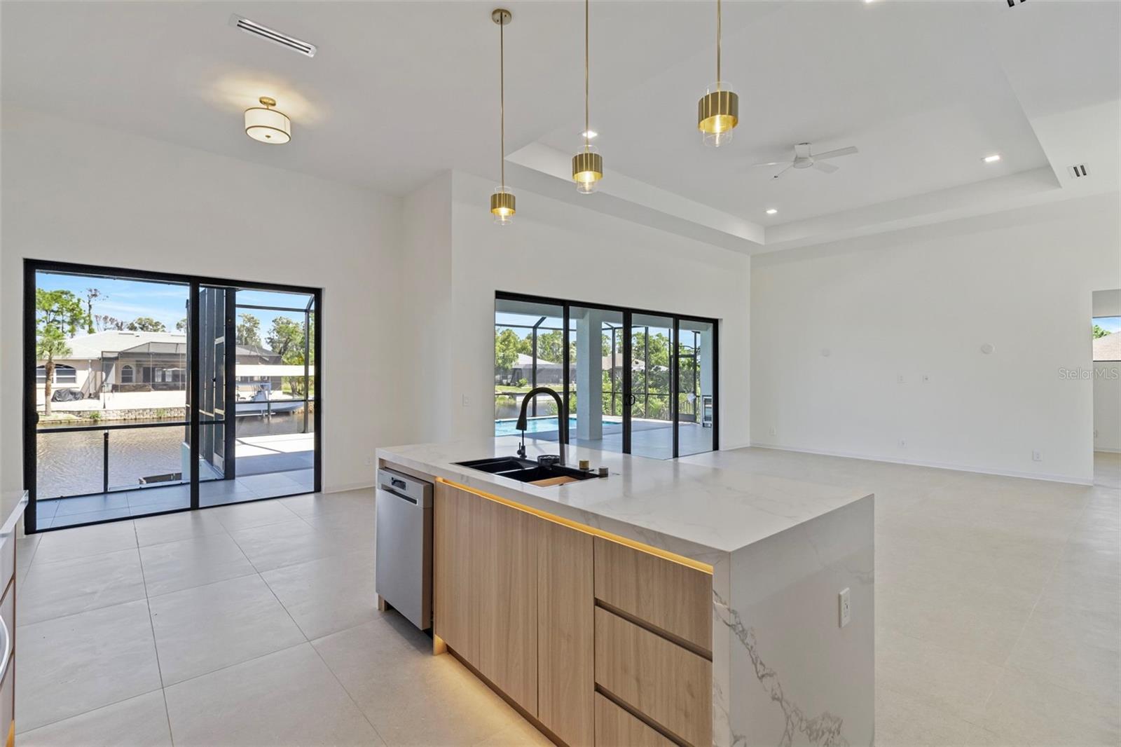 15048 HENNIPEN CIR, PORT CHARLOTTE, FL, 33981