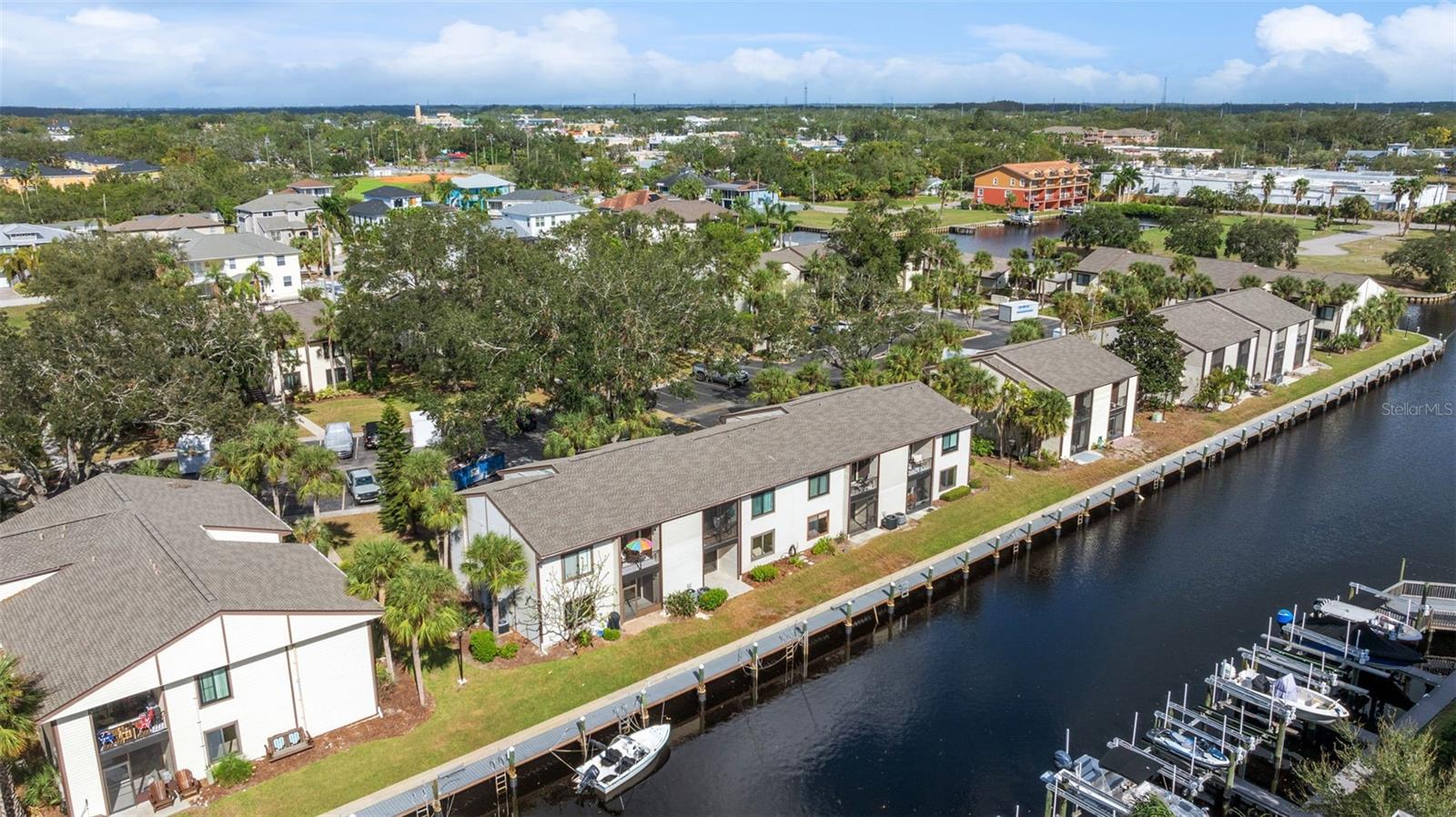 356 MOORINGS COVE DR #356, TARPON SPRINGS, FL, 34689