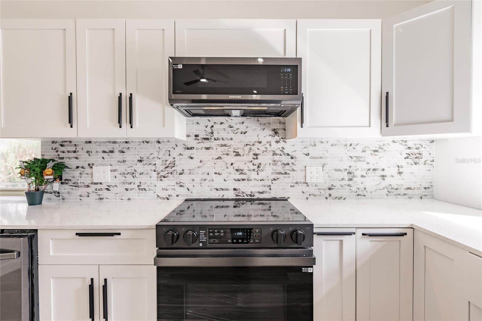 21048 PEACHLAND BLVD, PORT CHARLOTTE, FL, 33954