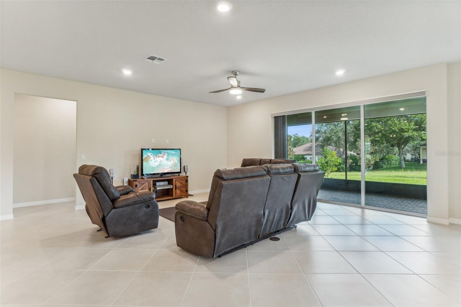 2695 HILLTOP LOOP, APOPKA, FL, 32712