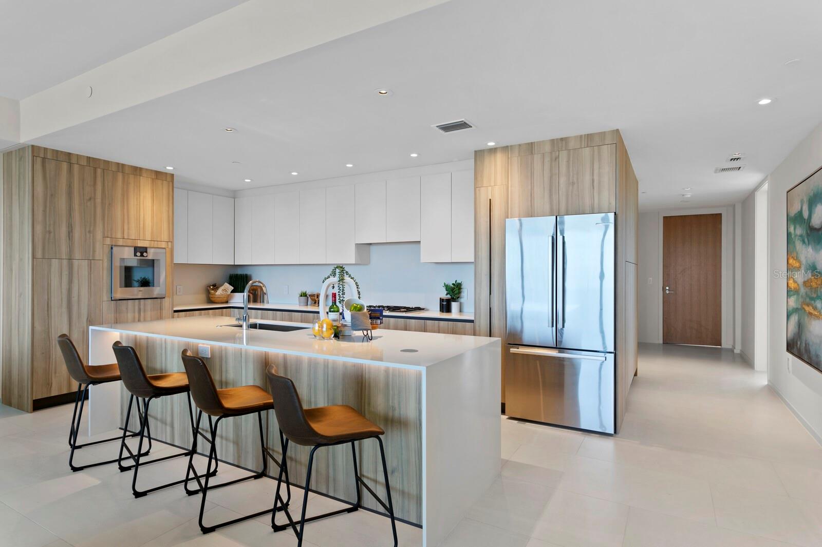 1020 SUNSET POINT RD RD #405, CLEARWATER, FL, 33755