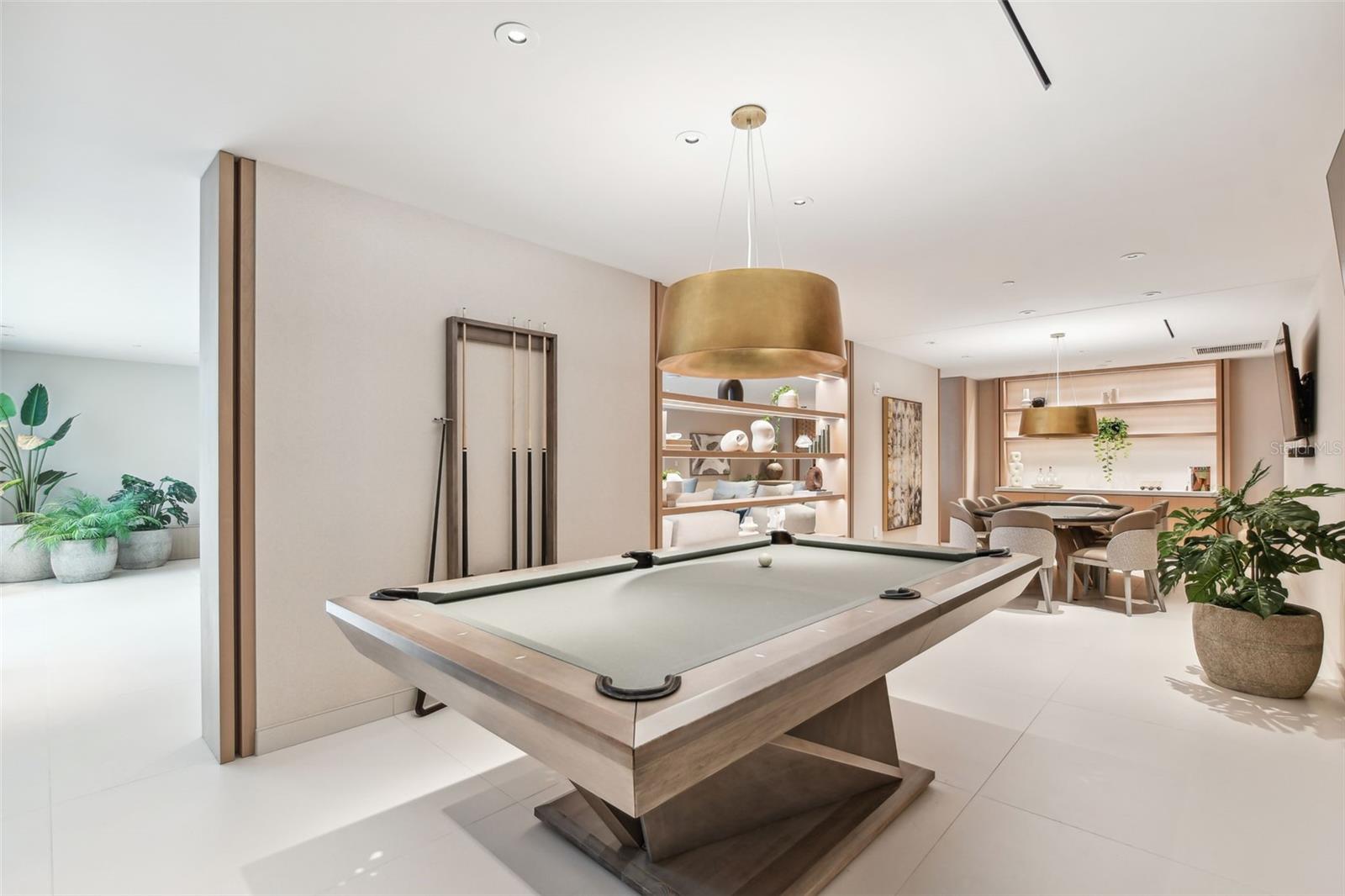 1020 SUNSET POINT RD RD #405, CLEARWATER, FL, 33755