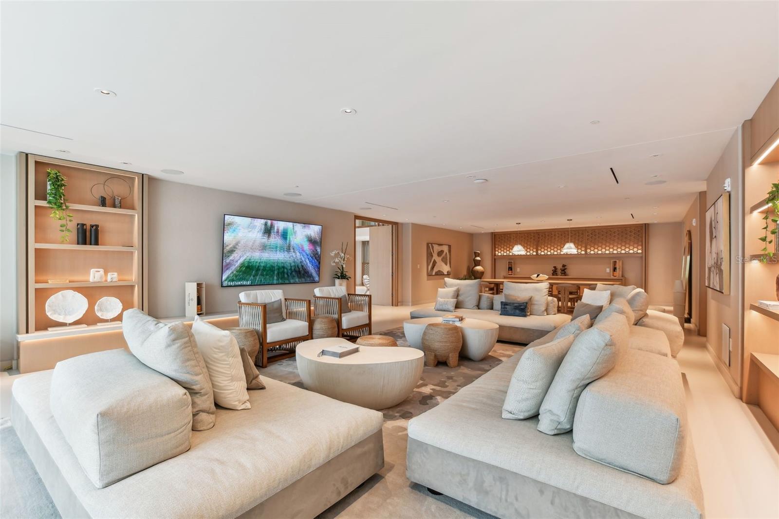 1020 SUNSET POINT RD RD #405, CLEARWATER, FL, 33755