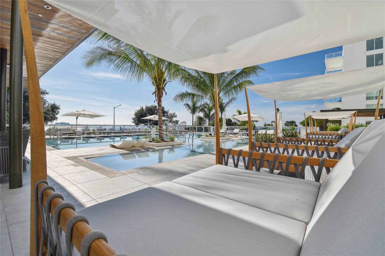 1020 SUNSET POINT RD RD #405, CLEARWATER, FL, 33755