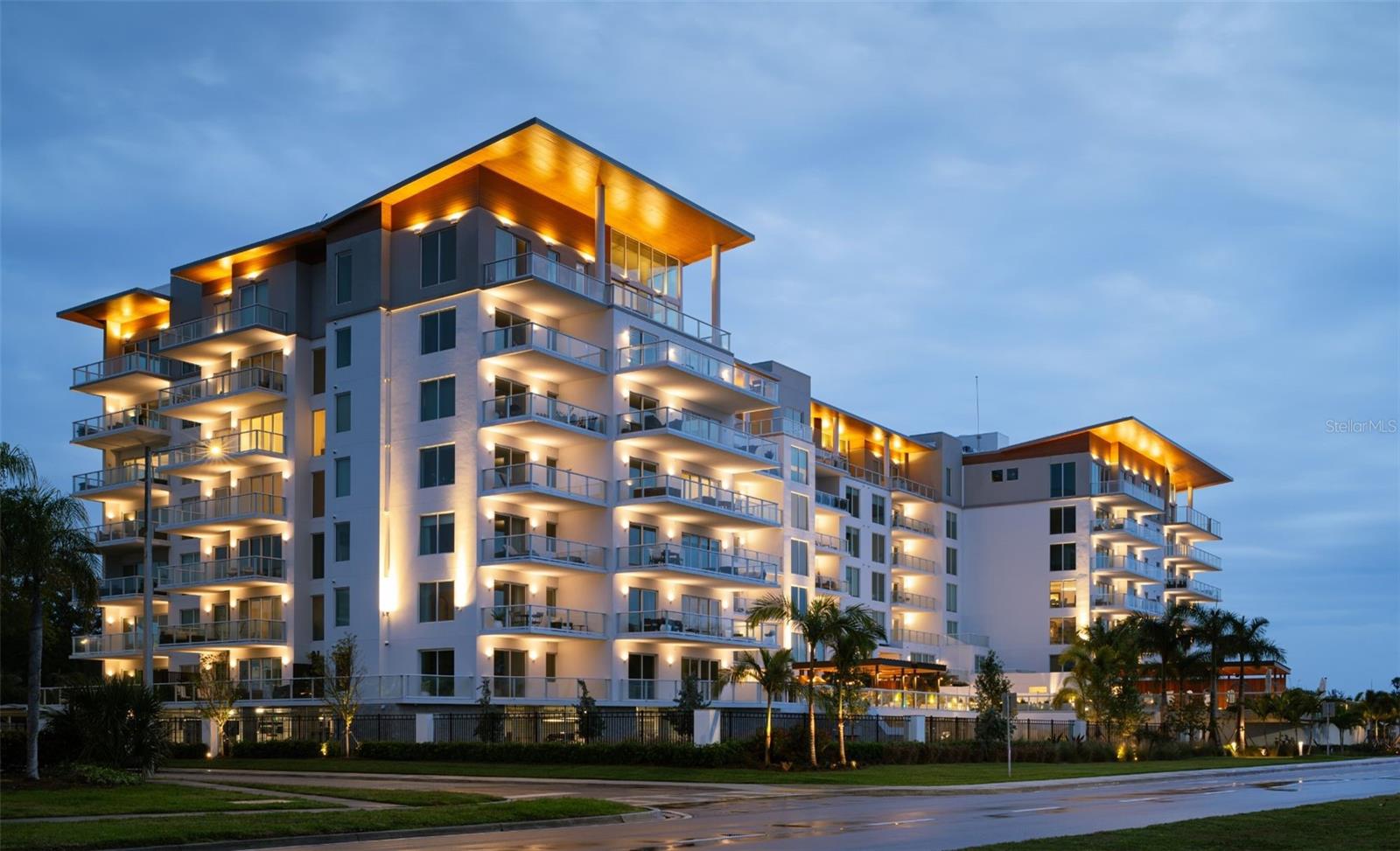 1020 SUNSET POINT RD RD #405, CLEARWATER, FL, 33755