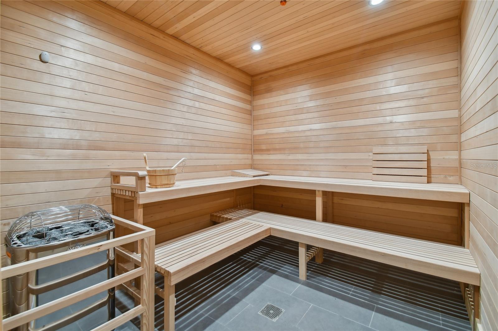 1020 SUNSET POINT RD #405, CLEARWATER, FL, 33755