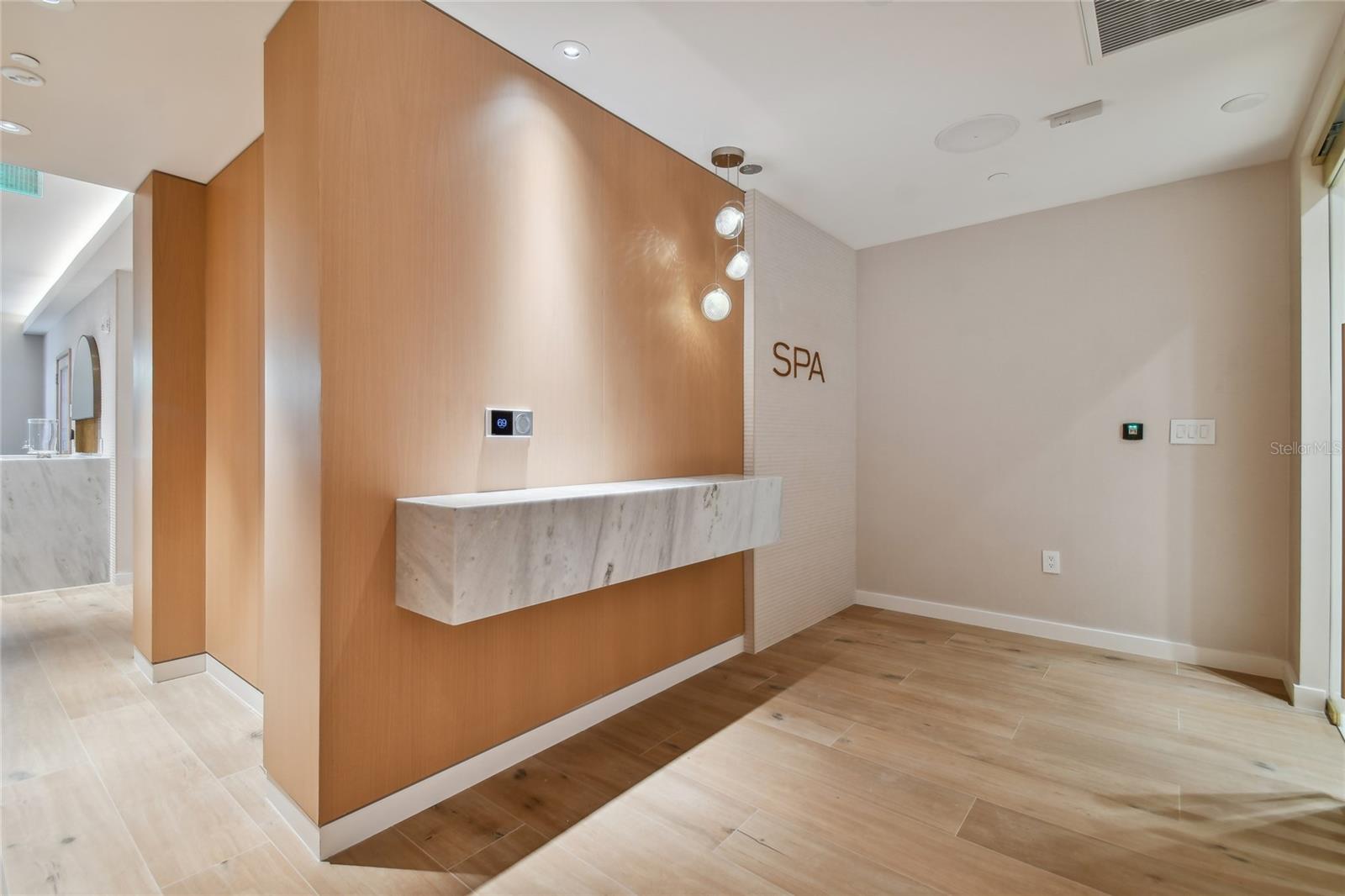 1020 SUNSET POINT RD #405, CLEARWATER, FL, 33755