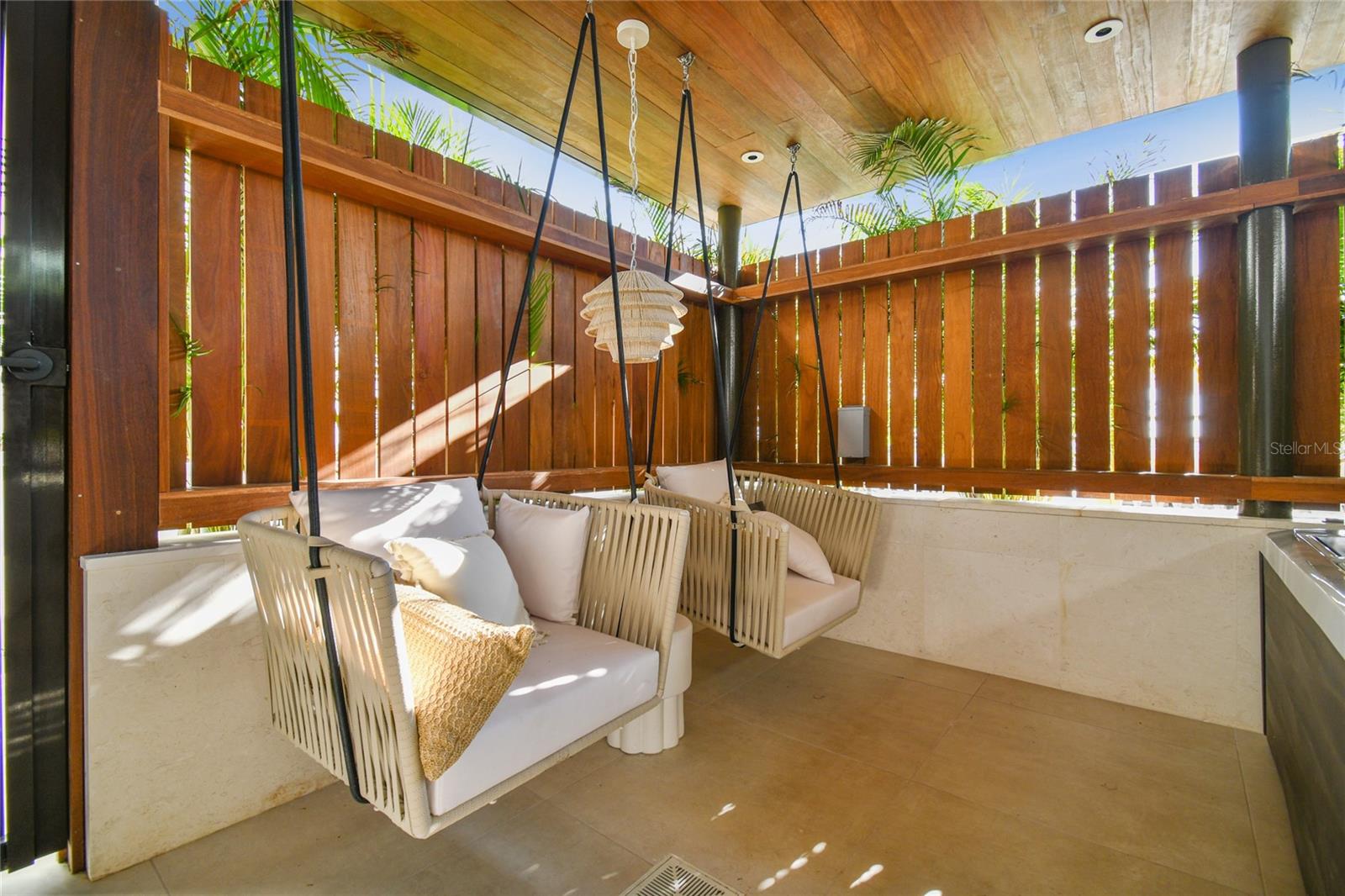 1020 SUNSET POINT RD #405, CLEARWATER, FL, 33755