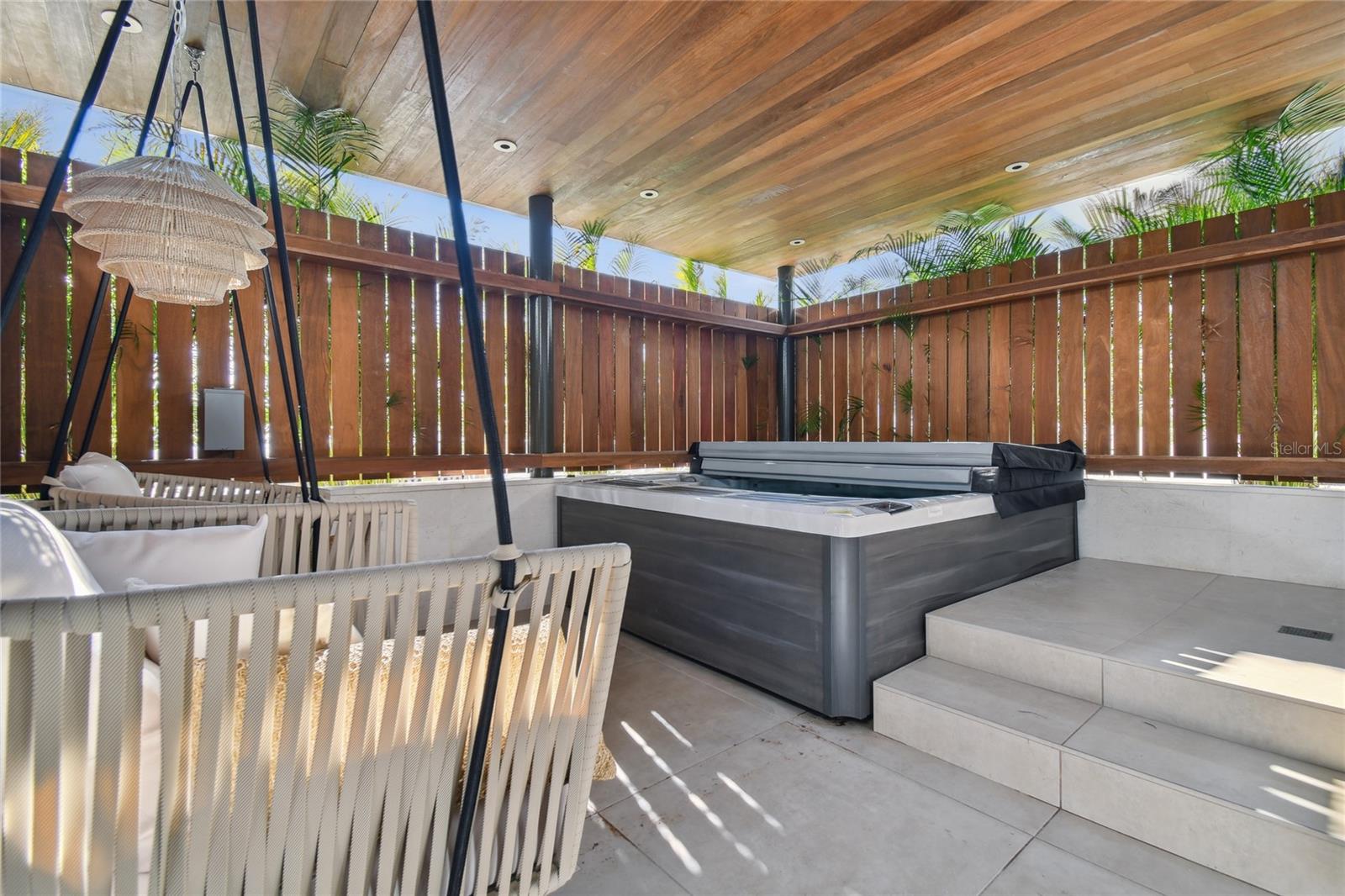 1020 SUNSET POINT RD #405, CLEARWATER, FL, 33755