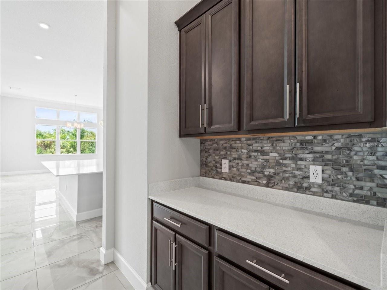 814 MANNS HARBOR DR, APOLLO BEACH, FL, 33572