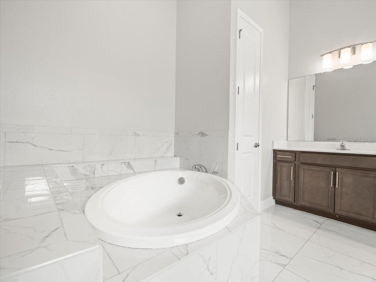 814 MANNS HARBOR DR, APOLLO BEACH, FL, 33572