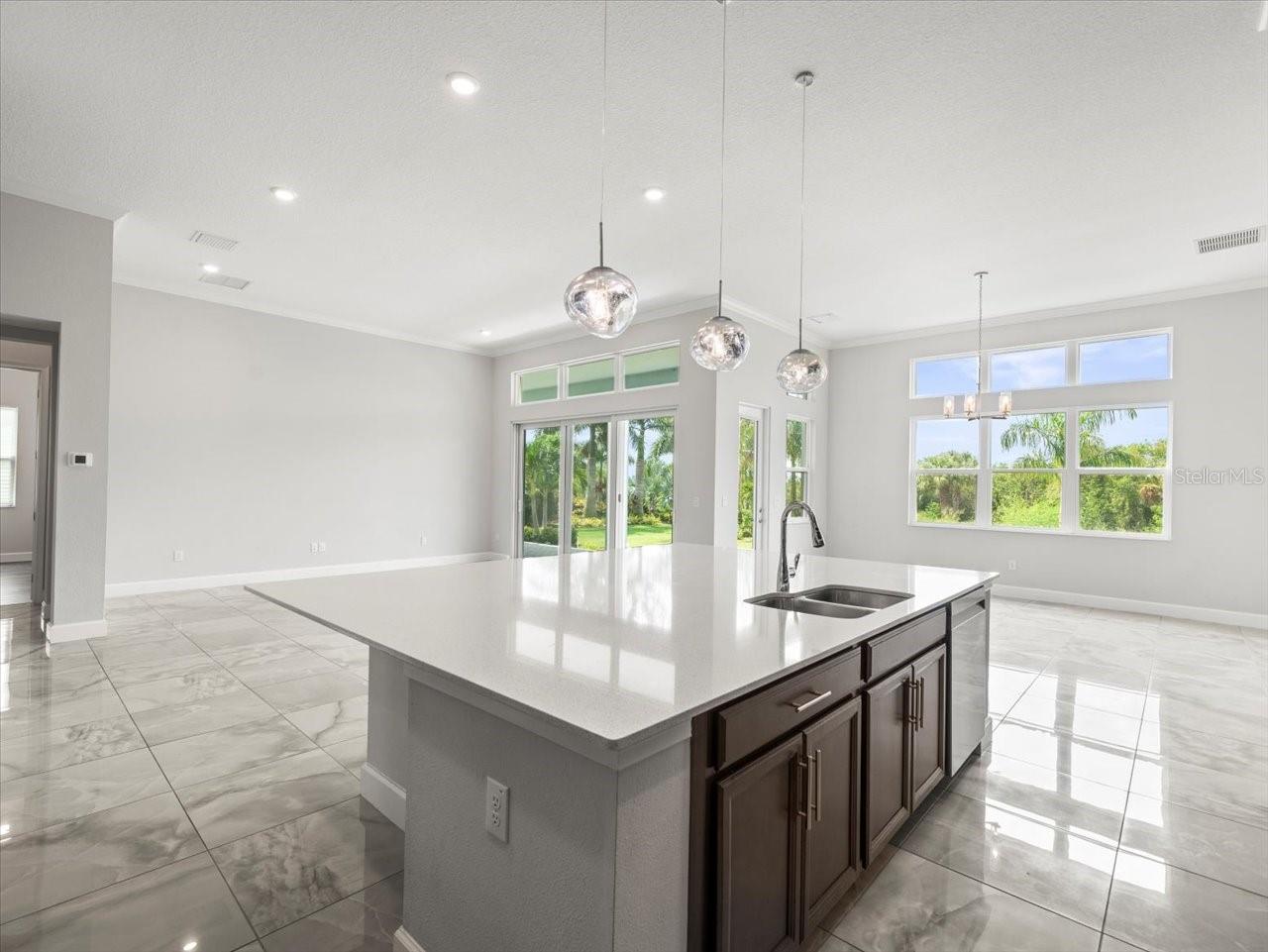 814 MANNS HARBOR DR, APOLLO BEACH, FL, 33572