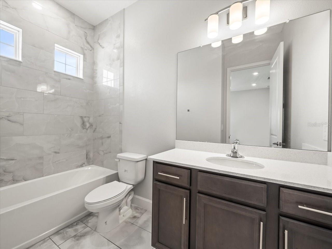 814 MANNS HARBOR DR, APOLLO BEACH, FL, 33572