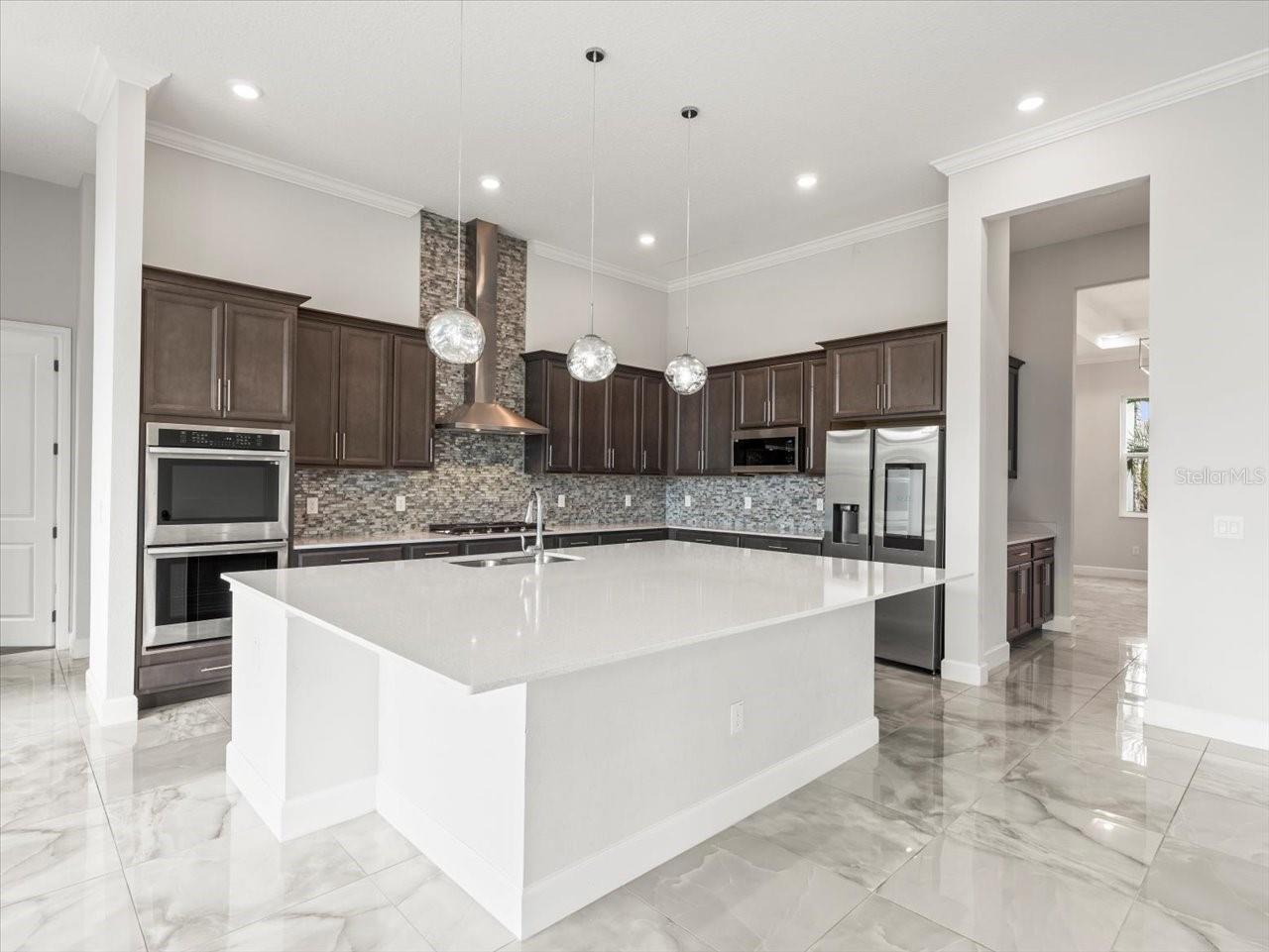 814 MANNS HARBOR DR, APOLLO BEACH, FL, 33572