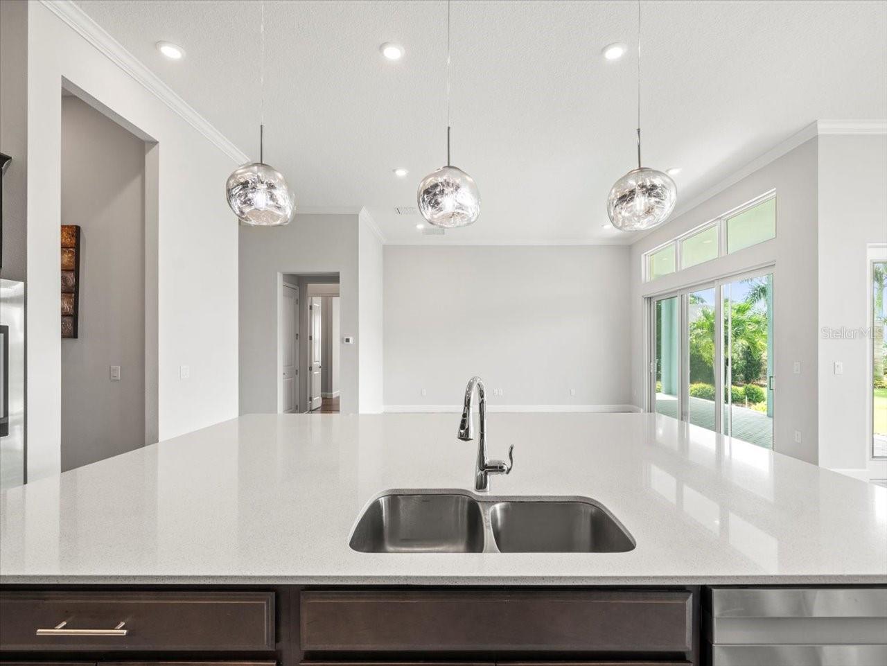 814 MANNS HARBOR DR, APOLLO BEACH, FL, 33572
