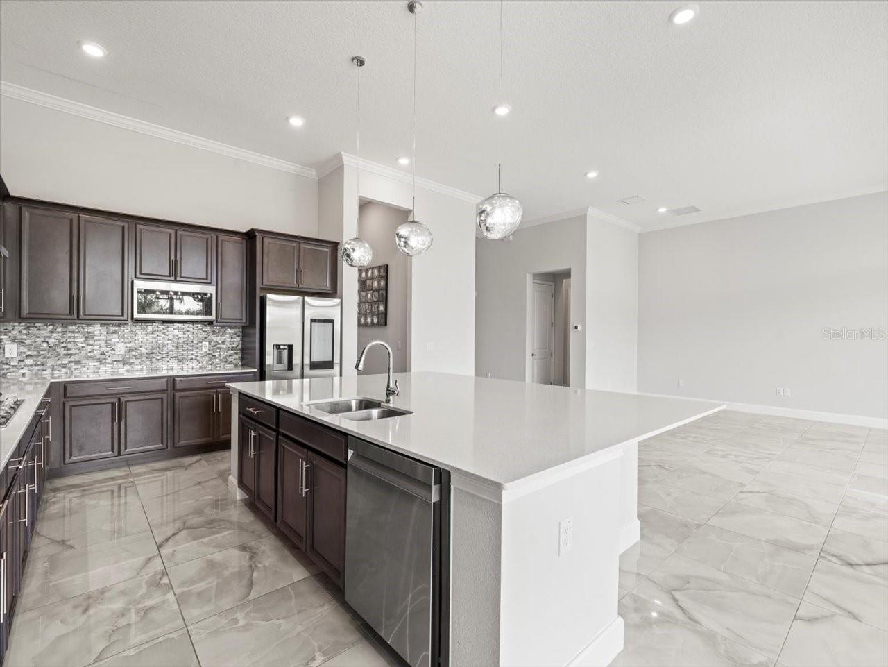 814 MANNS HARBOR DR, APOLLO BEACH, FL, 33572