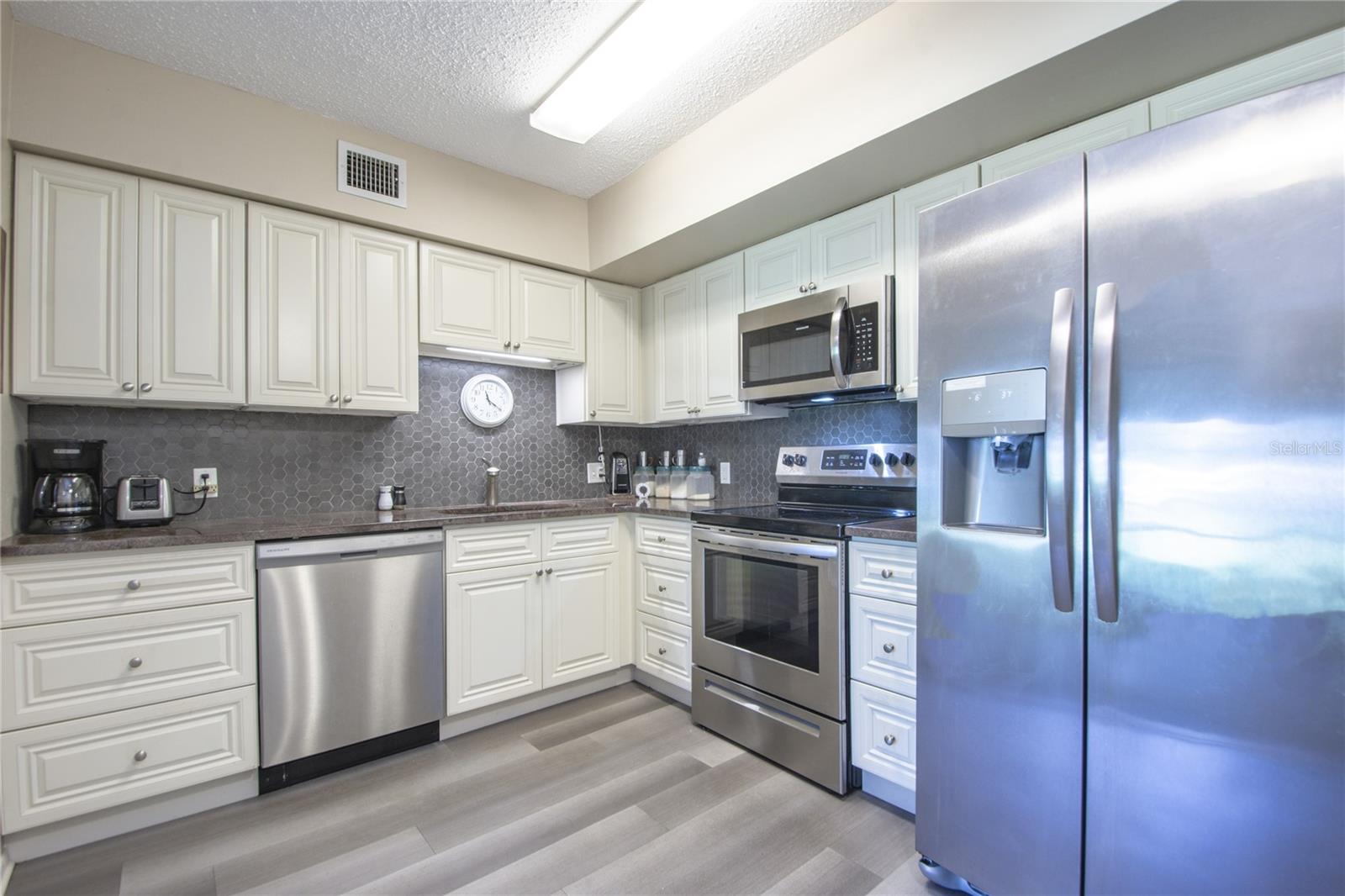 2450 CANADIAN WAY #6, CLEARWATER, FL, 33763