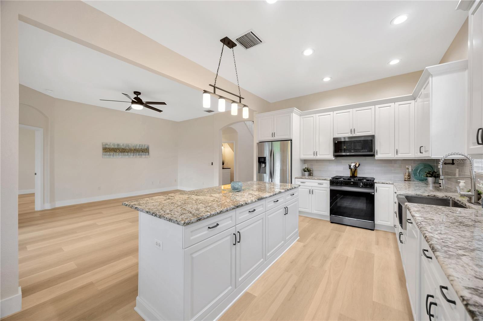 16835 HAWKRIDGE RD, LITHIA, FL, 33547