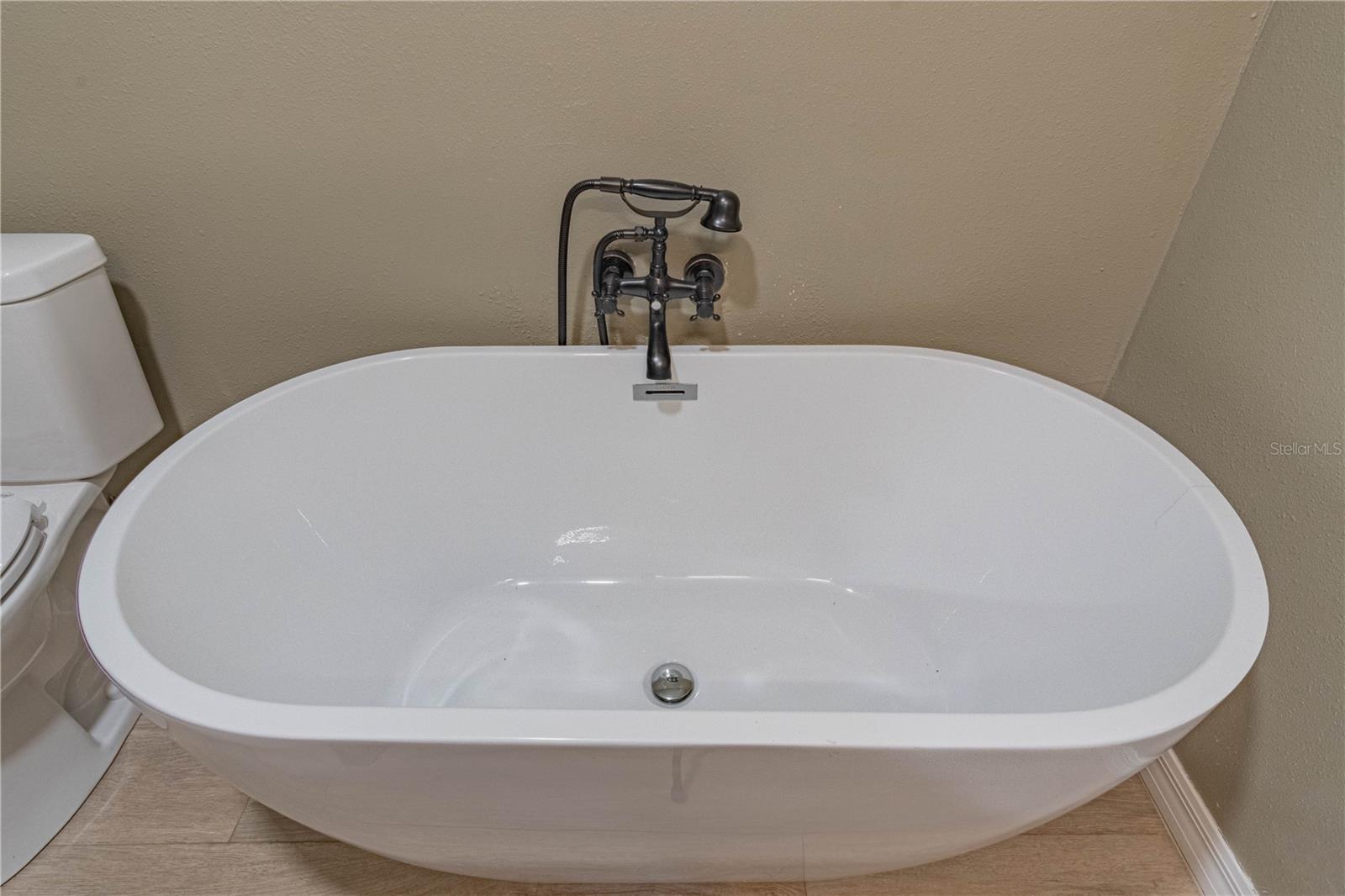 2602 CR 422, LAKE PANASOFFKEE, FL, 33538