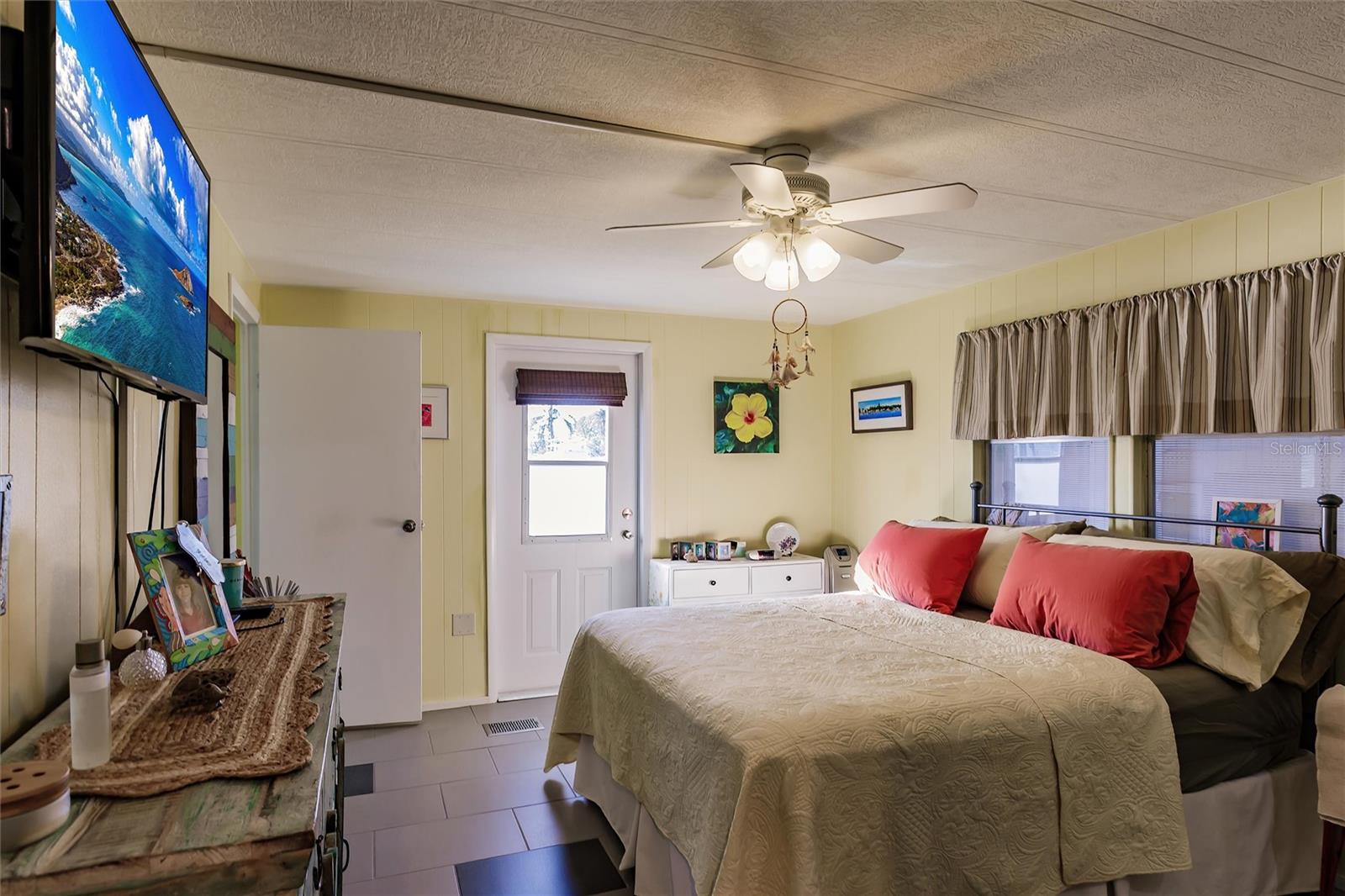 203 PALM AIR DR, OSPREY, FL, 34229