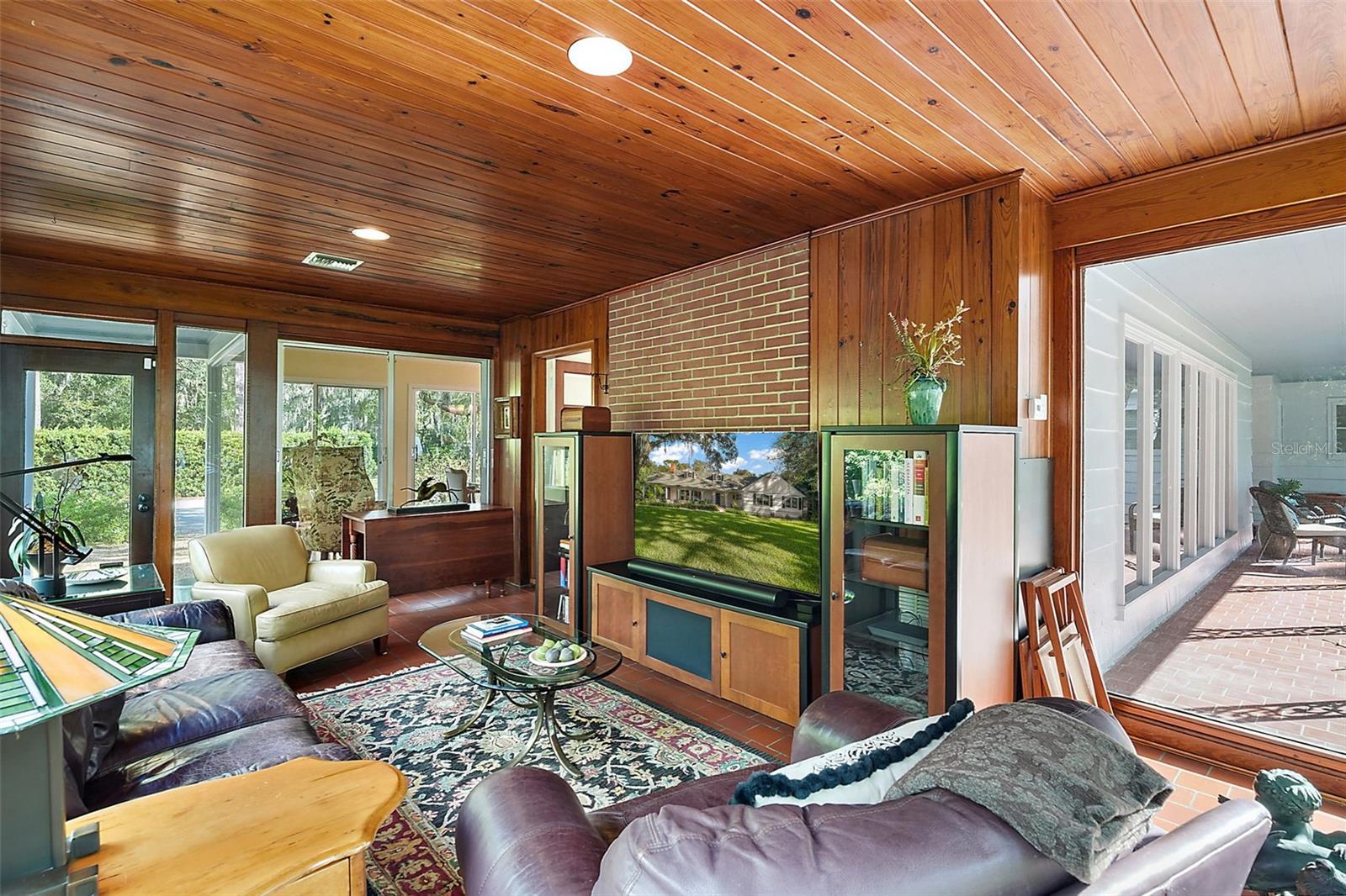 9345 SILVER LAKE DR, LEESBURG, FL, 34788