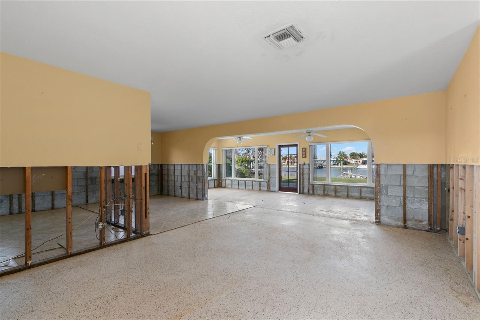 11325 4TH ST E, TREASURE ISLAND, FL, 33706