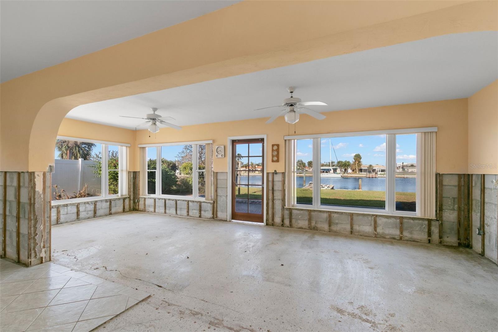 11325 4TH ST E, TREASURE ISLAND, FL, 33706