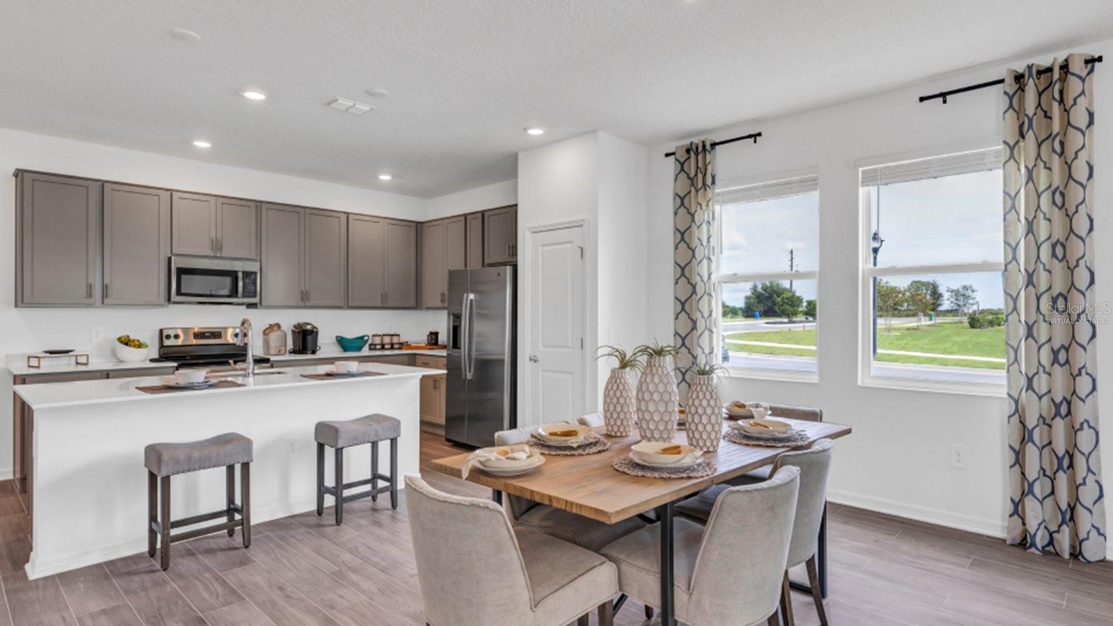 827 MIDDLETON ST, DEBARY, FL, 32713
