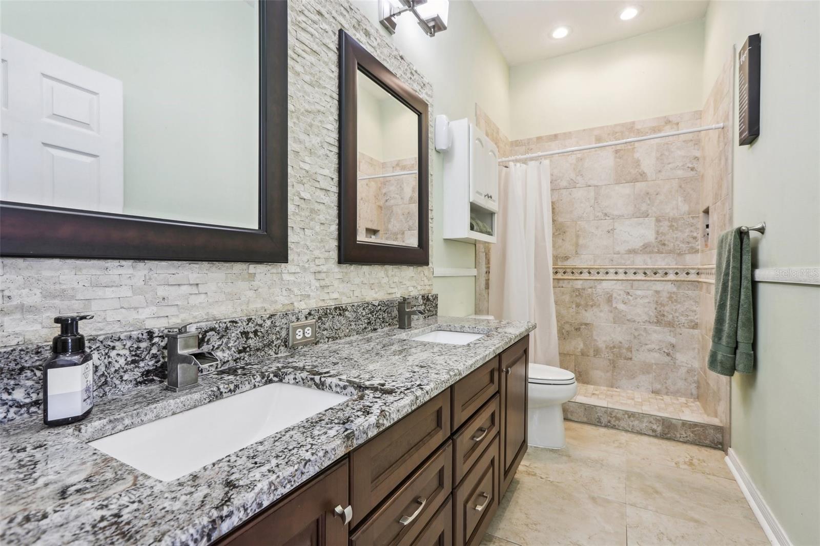 6411 BARTON RD, PLANT CITY, FL, 33565