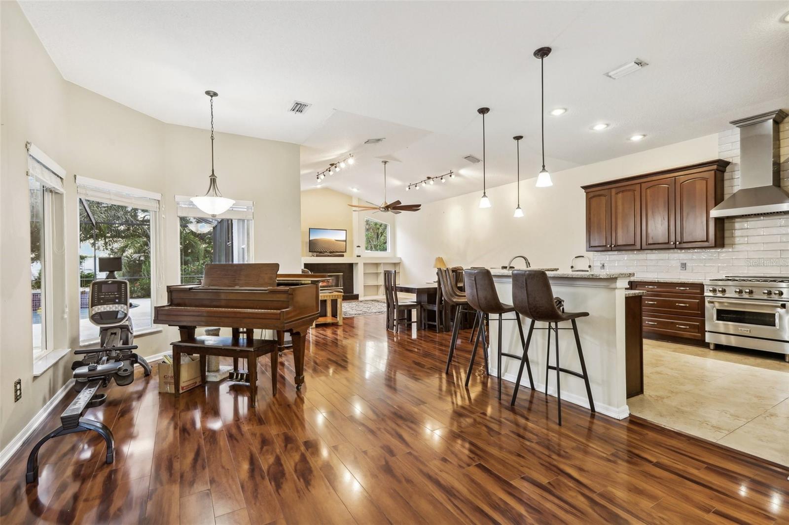6411 BARTON RD, PLANT CITY, FL, 33565