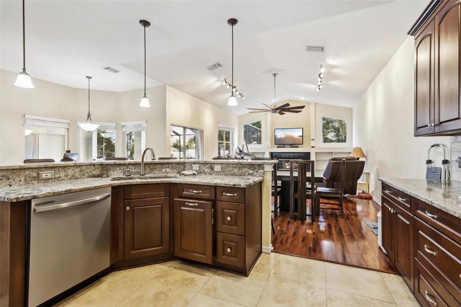 6411 BARTON RD, PLANT CITY, FL, 33565