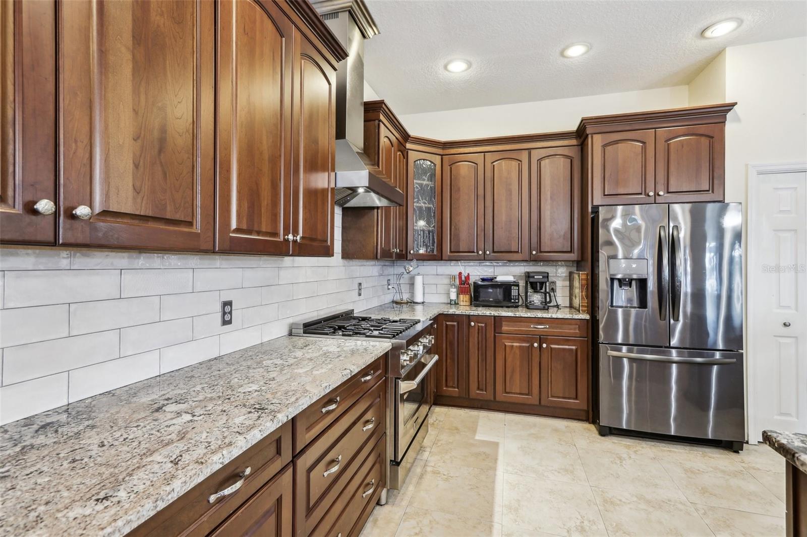 6411 BARTON RD, PLANT CITY, FL, 33565