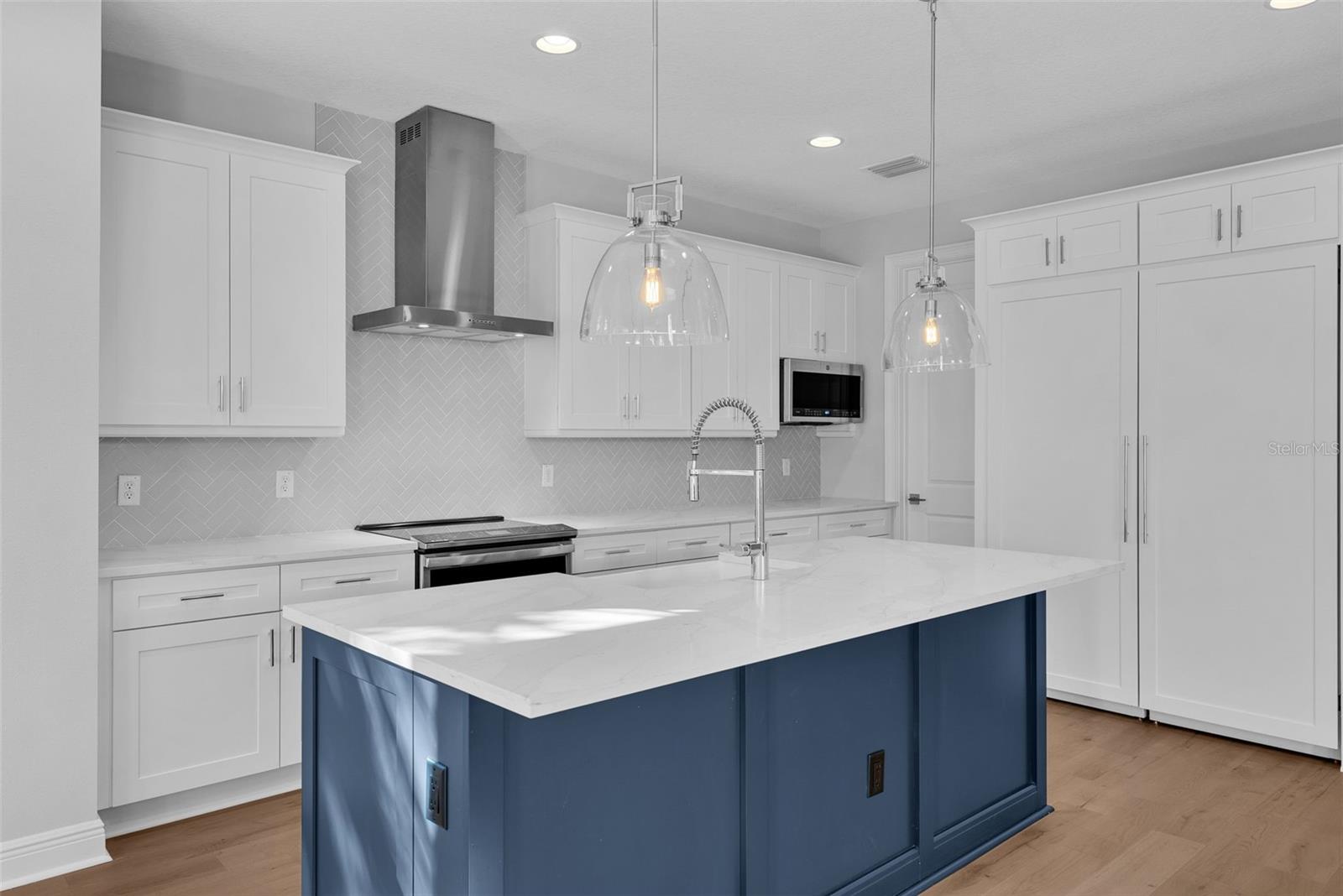 3612 W RENELLIE CIR, TAMPA, FL, 33629