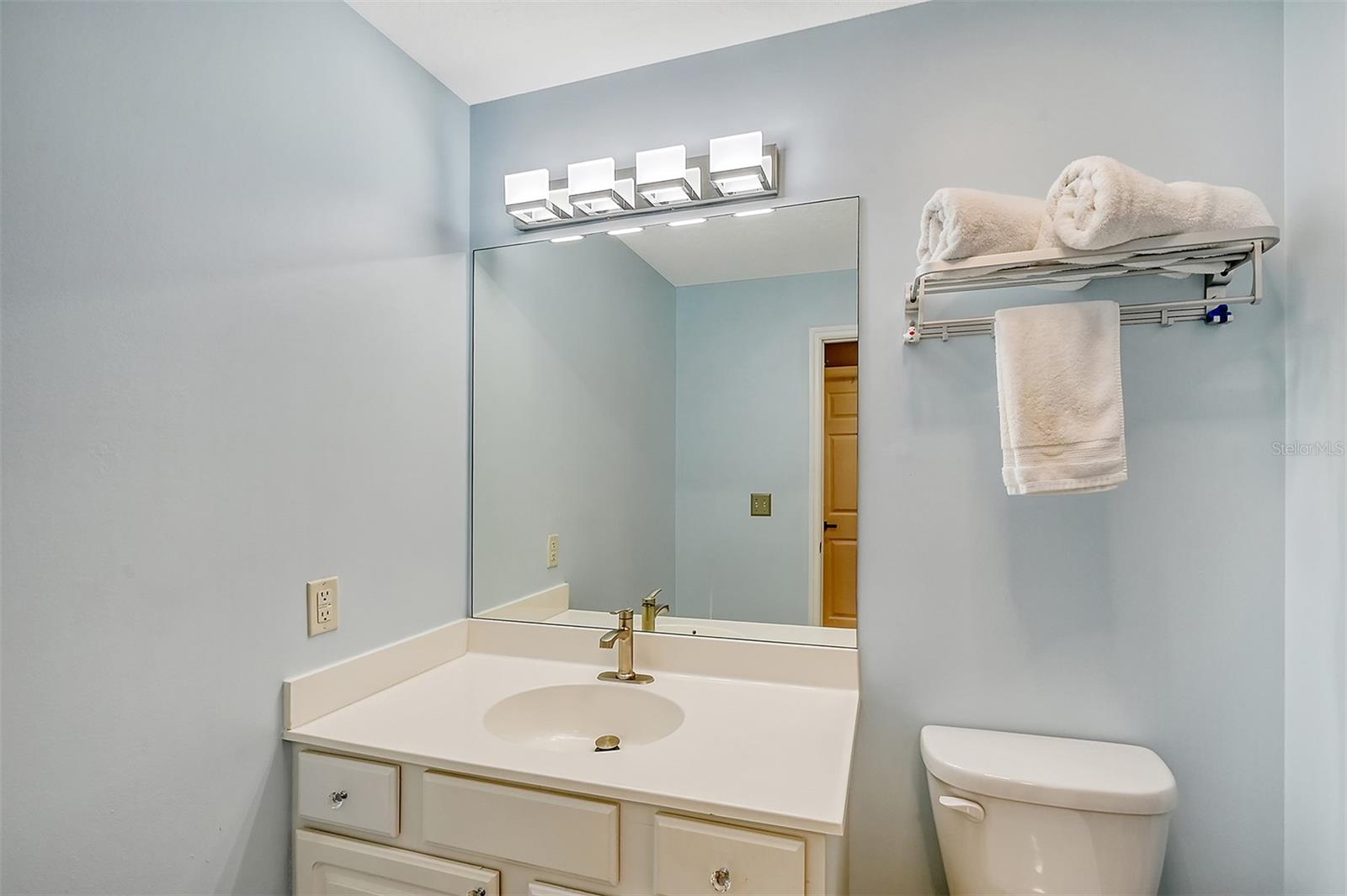 750 N TAMIAMI TRL #302, SARASOTA, FL, 34236