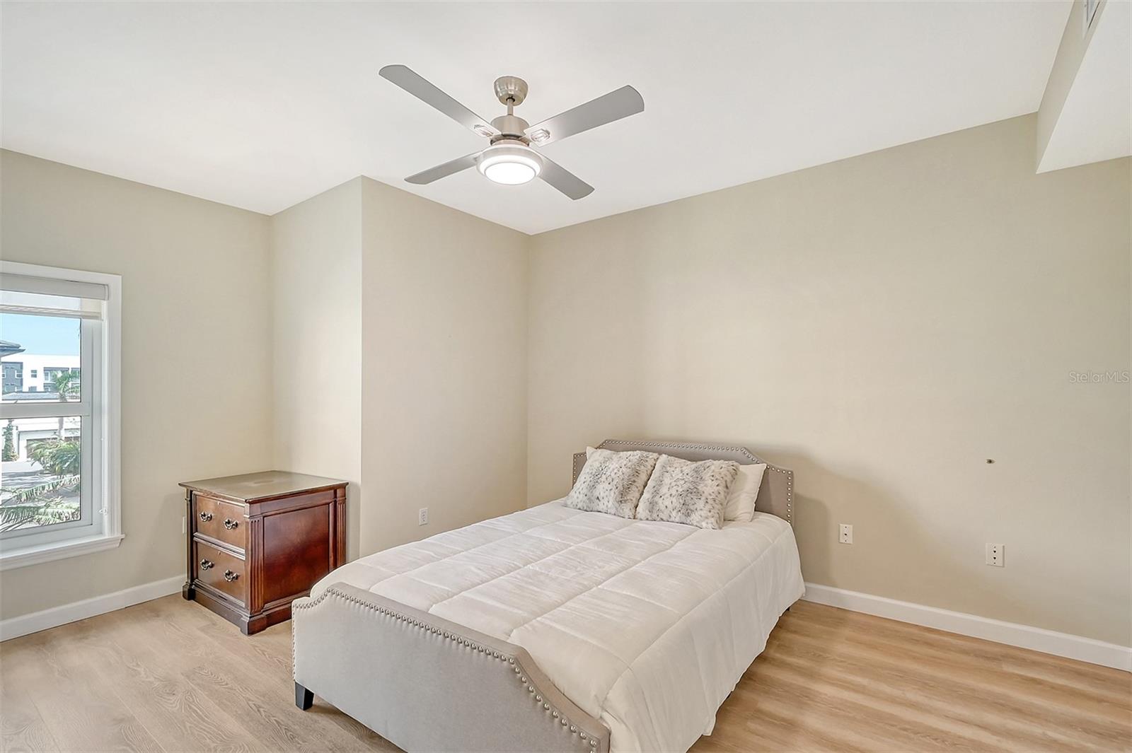 750 N TAMIAMI TRL #302, SARASOTA, FL, 34236