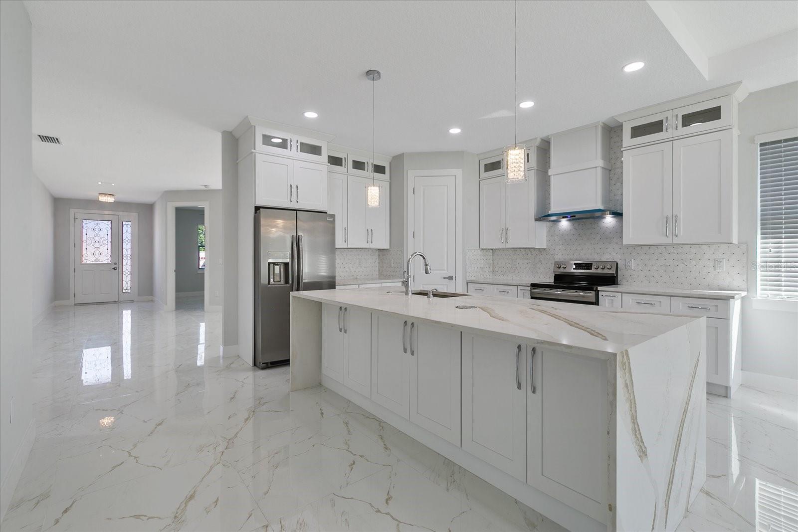 7214 BLOSSOM AVE, TAMPA, FL, 33614