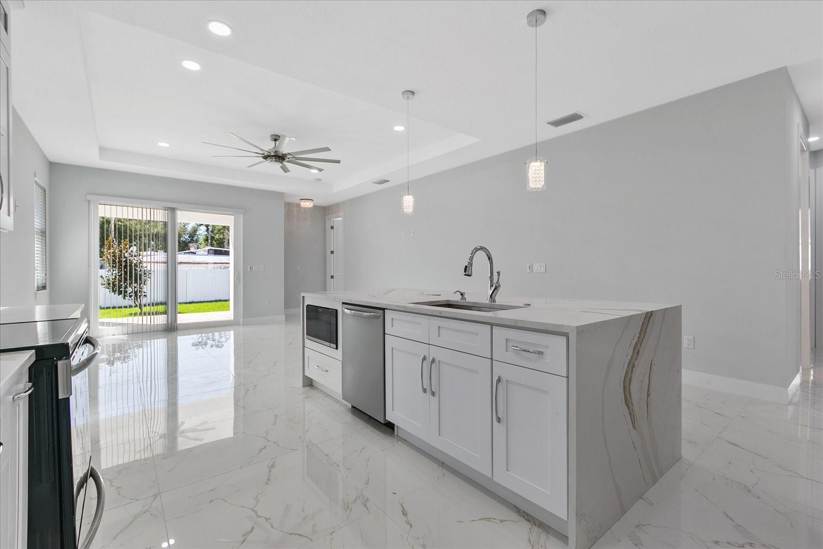 7214 BLOSSOM AVE, TAMPA, FL, 33614