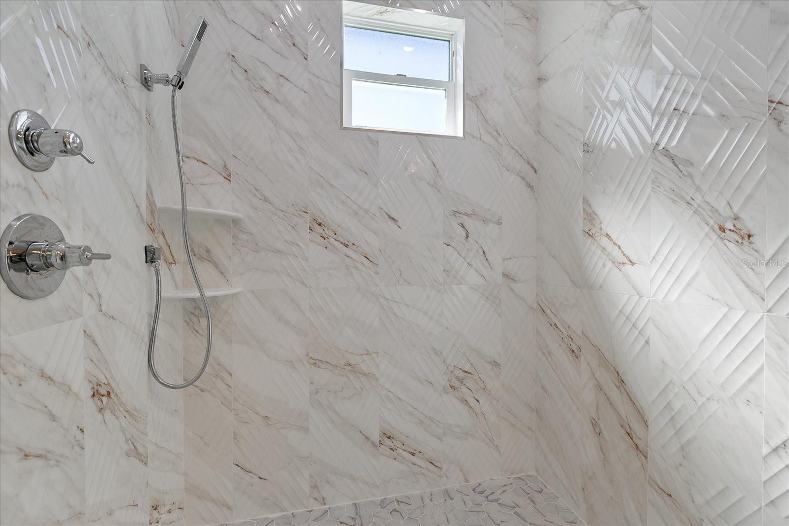 7214 BLOSSOM AVE, TAMPA, FL, 33614