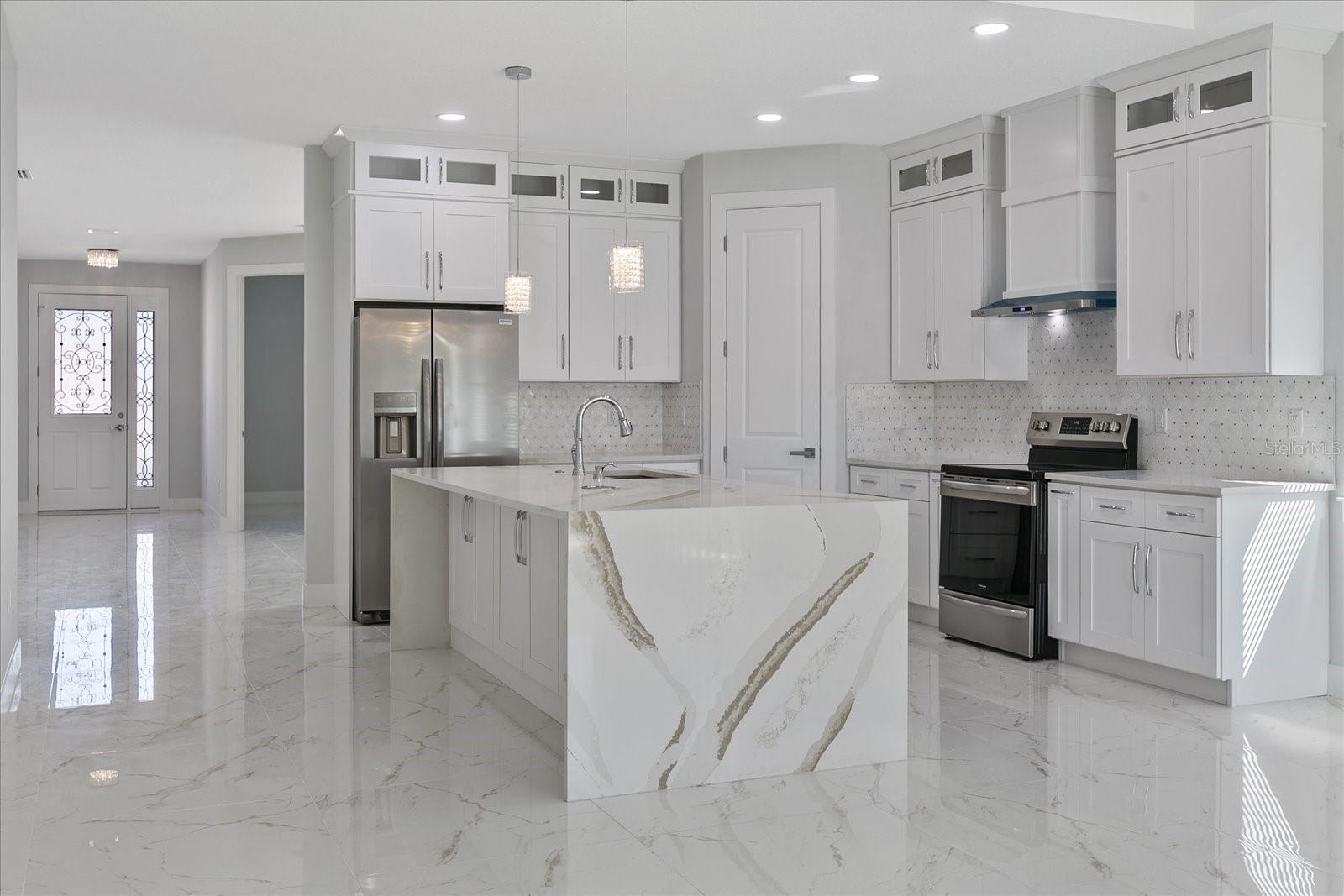 7214 BLOSSOM AVE, TAMPA, FL, 33614