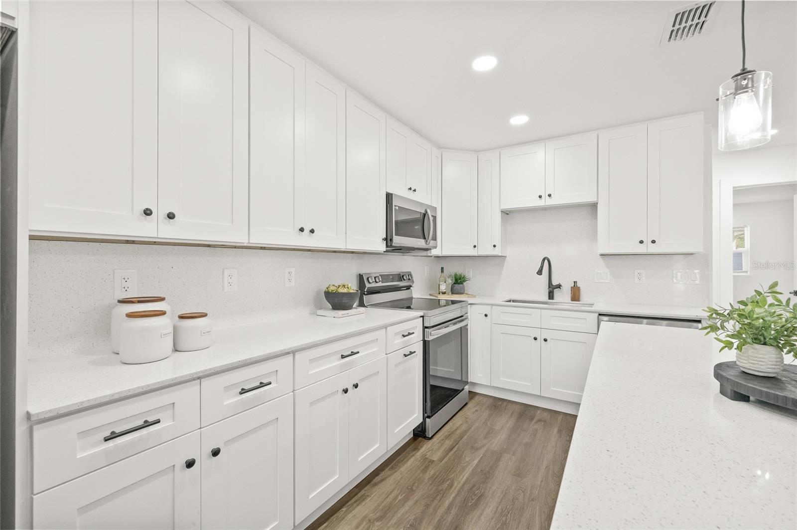 6808 S CORTEZ AVE, TAMPA, FL, 33616