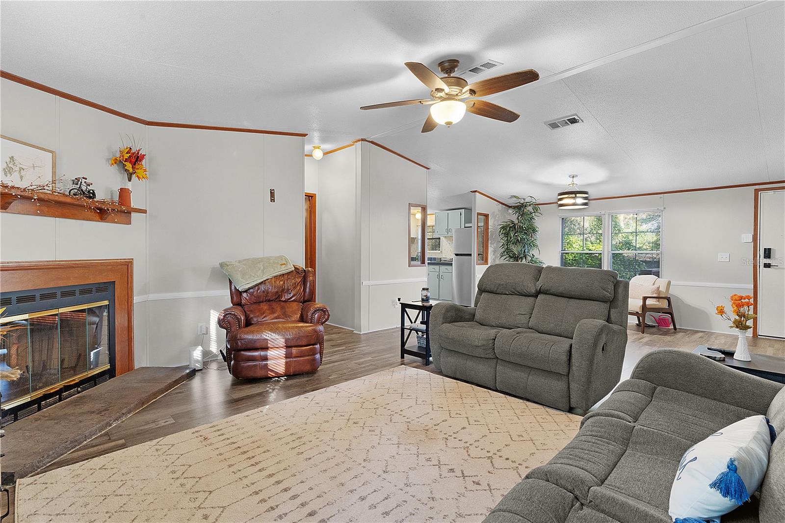 806 SUMMIT ST, LADY LAKE, FL, 32159