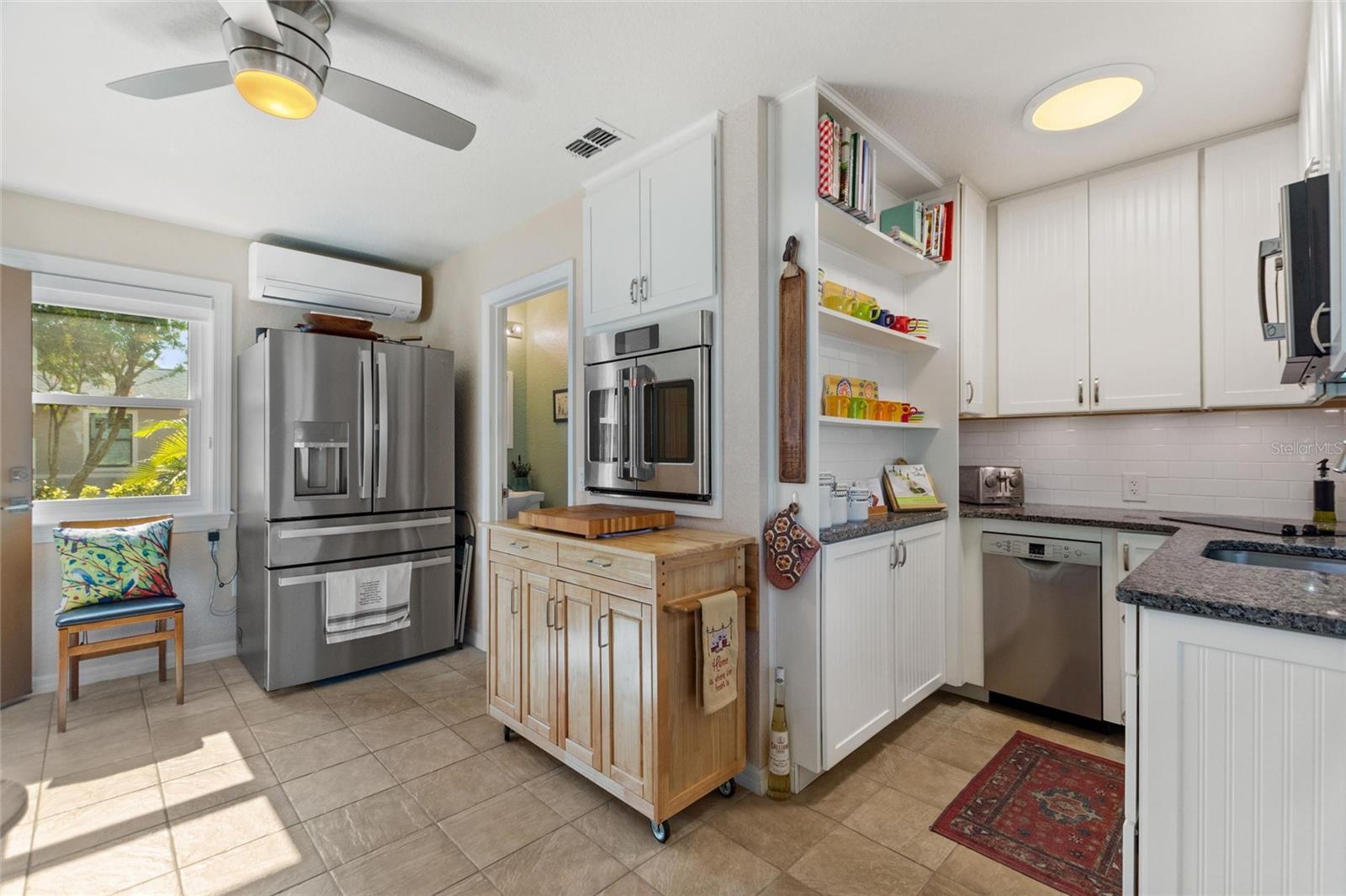 652 MEANDERING WAY, POLK CITY, FL, 33868