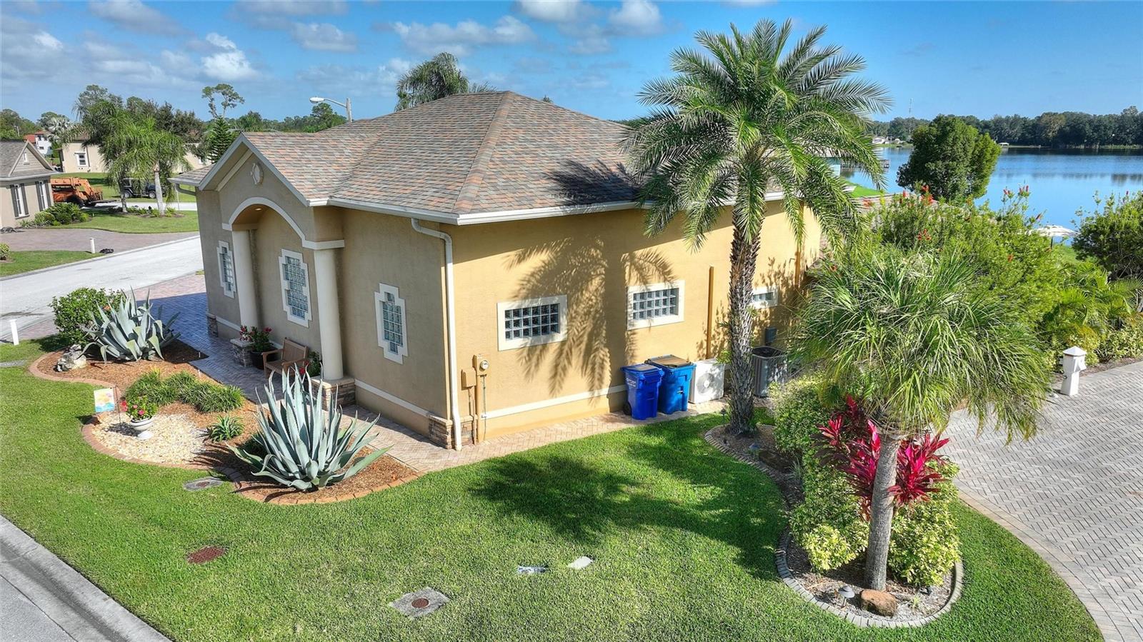 652 MEANDERING WAY, POLK CITY, FL, 33868