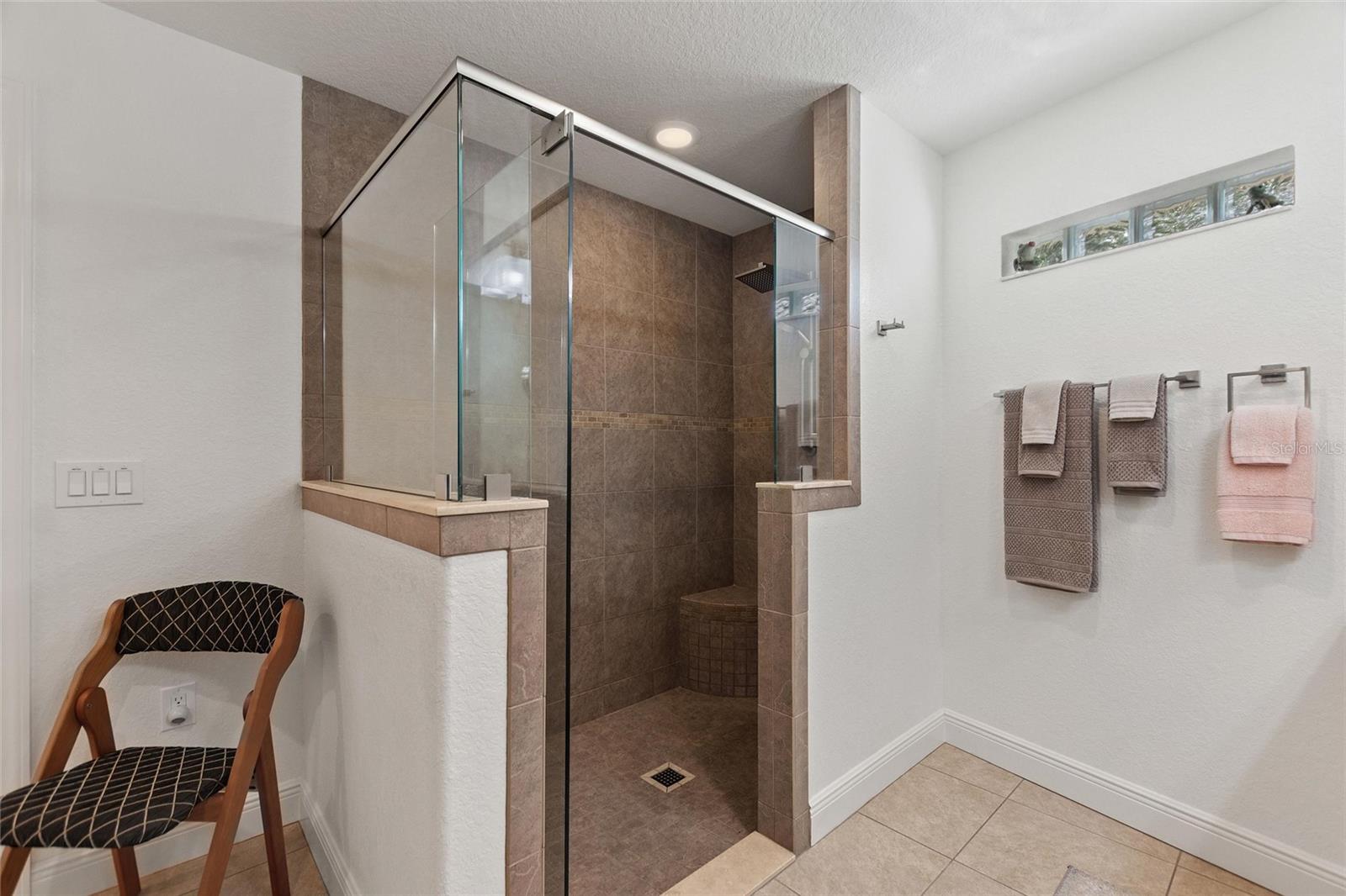 652 MEANDERING WAY, POLK CITY, FL, 33868