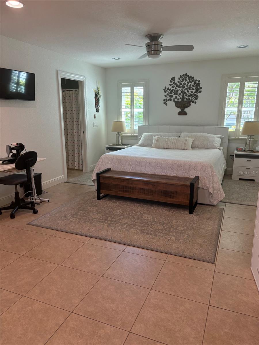 652 MEANDERING WAY, POLK CITY, FL, 33868